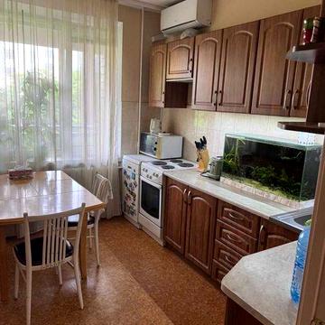 Продаж 2-кімнатної квартири на вул. Тарасівській 21!