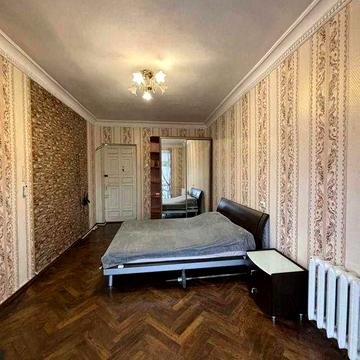 ПРОДАМ 2-х кім квартиру Гагарина Юрия просп.10/2