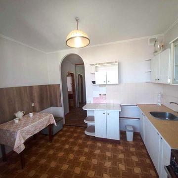 Продаємо 2-у кв. Бальзака 54,ремонт,поряд ТЦ Район,торг.центр