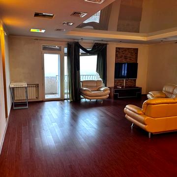 Сімферопольська вул., 11