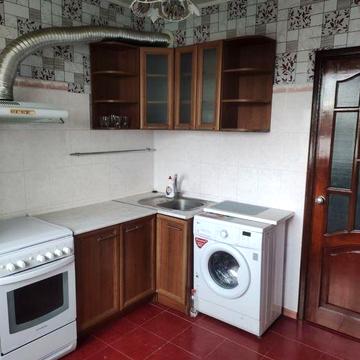 Здам 2 х кімнатну квартиру ,центр,Каретний пер.