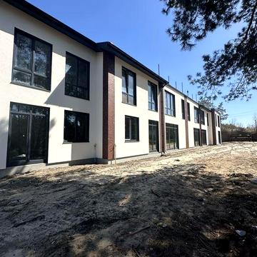 Сучасний 3-х поверховий Таунхаус