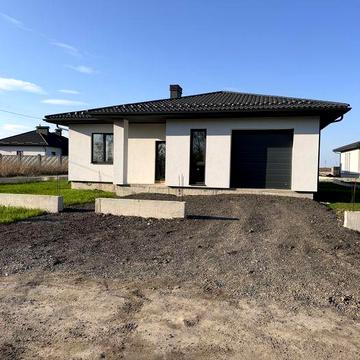 Продам сучасний будинок з гаражем