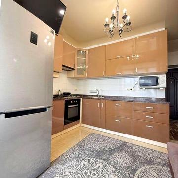 Є відео. Оренда квартири на 5 поверсі з ГАЗОВИМ опаленням є КОНДИЦІОНЕР, посудомийка. Можна з тваринами