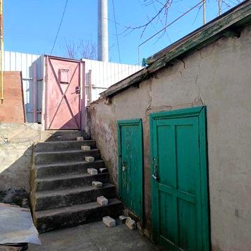 Продам газифицированний дом на 4 сот земли на Слободке . ул Деревообделочная