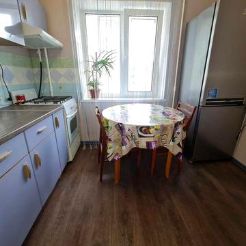 Здам однокімнатну квартиру, 36 м2, пішки від метро «ЛІВОБЕРЕЖНА», вул. Микільсько-Слобідська  4-Б.