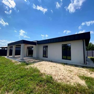 Будинок у Білогородці - під чистове , 6 соток