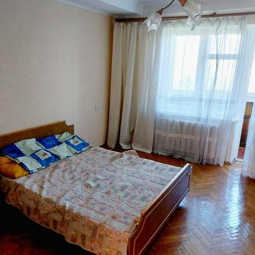 Продам 2 комн.квартиру БЕЗ КОМИССИИ по ул.Кирилловская 146, метро Почайна, М.Оболонь