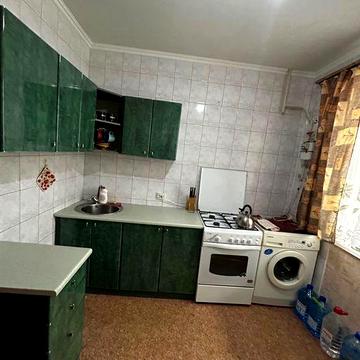 Здам  1 к Чешку 42 м2 вул. Океанівська  6000 грн