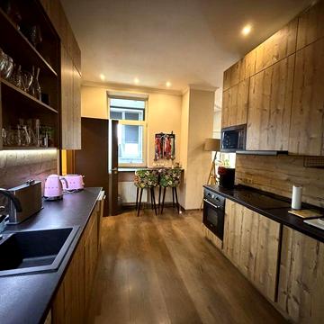 Стильна та простора квартира Міхновського 14/16 Печерськ