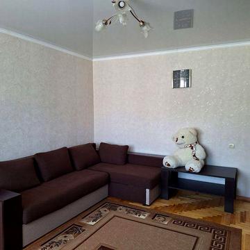 ОРЕНДА! Трикімнатна квартира в районі 3-ї школи