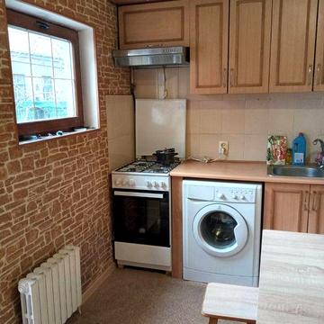 Сдаю 2-х Центр пл.Л.Толстого 1-й этаж с палисадником- 7000гр