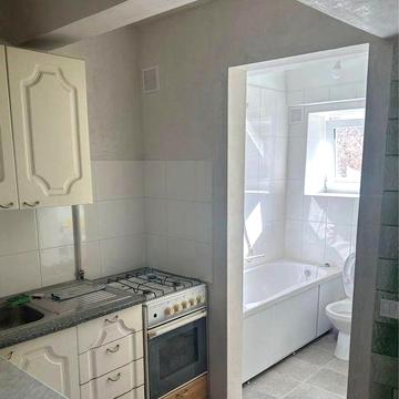 Продам Двух-Комнатную Квартиру в Центре до метро Площадь Конституции 3 минуты