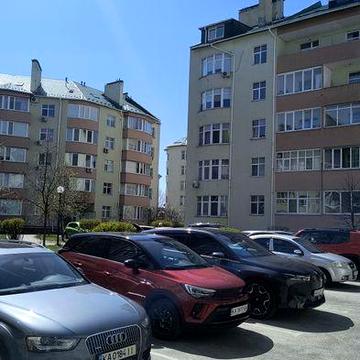 Продаж трьохкімнатної  Петропавлівська Борщагівка, Борщагівська 30а ЖК Петропавлівський