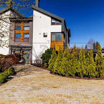 Оренда дуплексу КМ Коник Голосіївський Автономний 3 поверхи Київ