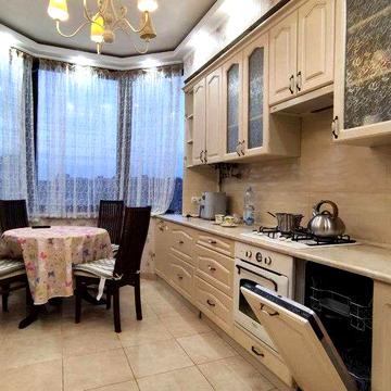 Довготривала оренда 3кімн.кв вул. МІхновських_ПАРКОМІСЦЕ_ЗАКРИТА теріторія