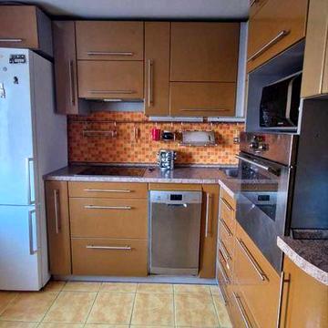 Продаж 2 к кв жм Тополя 3, буд. 57. За кінотеатром Січ