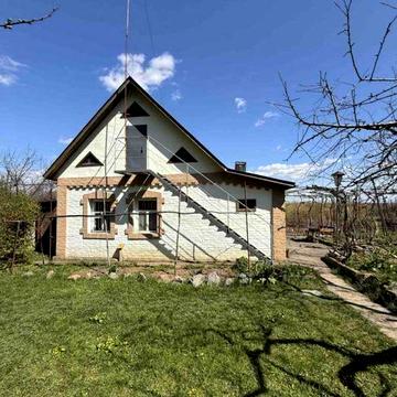 Продам дачу в затишному місці із землею ,фруктові дерева