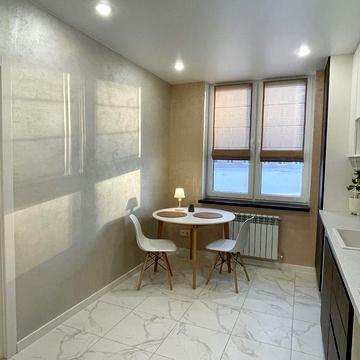 Простора квартира з ремонтом. Центр міста!