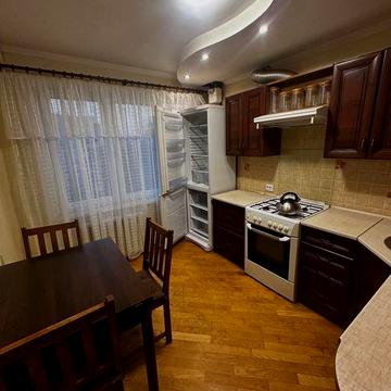 Продаж 3-х кімнатної квартирі вул. Пулюя