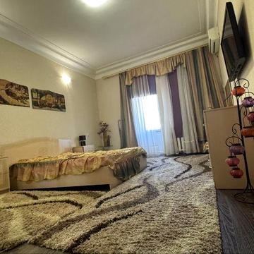 Центр. Вул Велика Перспективна. Затишна 2 кімнатна квартира