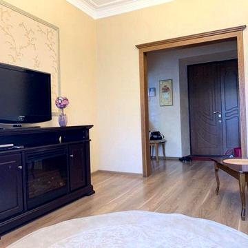 Здається  2 к  квартира  вул. Воскресенська, центр