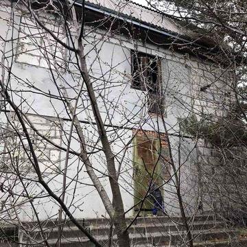 Хата на Дачах кому потрібно звертайтесь