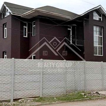 Продаж будинку під бізнес на Дзержинці (вул. Книжна)