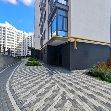 Мисливська вул., 4