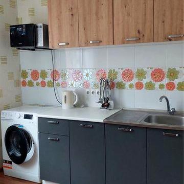 1 ком . на Таирова . Свободна . Новострой