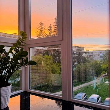 Продам затишну 3-кімнатну квартиру, на 3 поверсі, з євроремонтом. Вул  Олександра  Ступаченка 1.   З сучасними меблями!  Розглянемо державні програми!