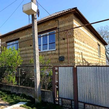 Продається двоповерховий будинок в с.Горонда