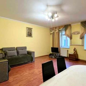 Продаж 3 кімнатної квартири проспект Свободи (Центр Львова, поруч Оперного театру)