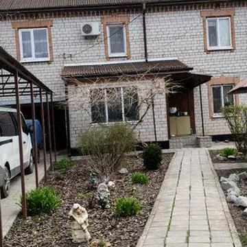 Продам двох поверховий  будинок в Мильцях