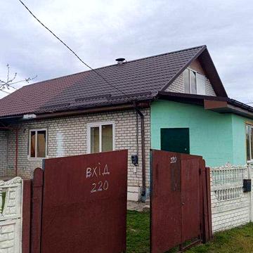 Новий будинок в центрі села