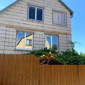 Окремий будинок з ділянкою 6 соток . Терміново !