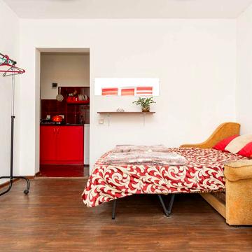 Біля Велес і Метро. Можна також потижнево .