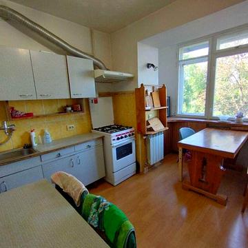 Здається 3-кімнатна квартира, вул. Жемайте Код: 14066