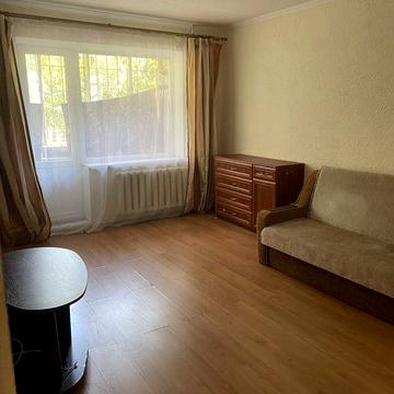 Сдам квартиру на победе. Собственик