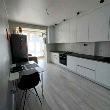 Атмосферна 1 кімнатна квартира на Озерній!