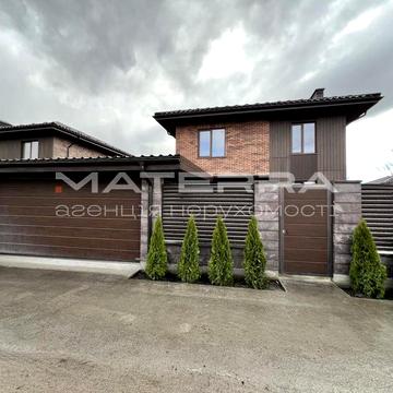 Продаж просторого будинку 175 м² з гаражем та терасою ділянка 6 соток