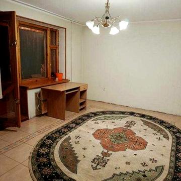 Продам 2-к.кв. м.Защитников Украины улучшенной планировки