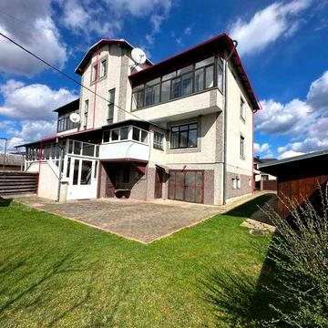 Продається житловий будинок у карпатах