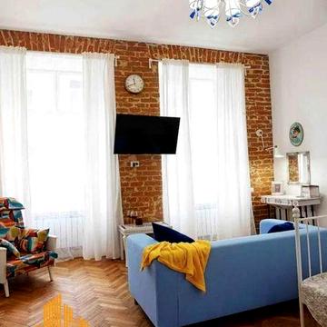 Продається 2 кім. квартира по вул. Лесі Українки. Історичний центр.