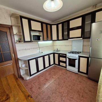 Оренда 2--х кім. квартири по вул. Незалежності