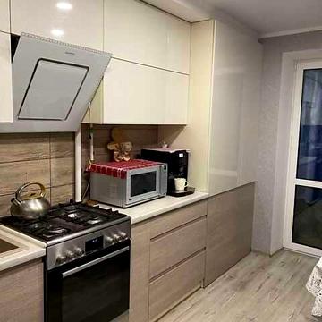 2-к квартира 63 м² з ремонтом та інд. опалення.