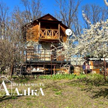 Продам дачний будинок з неймовірним видом на річку