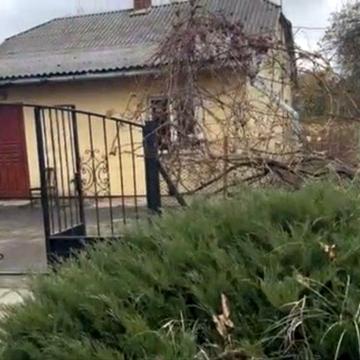Продаж будинку та земельної ділянки у Львові