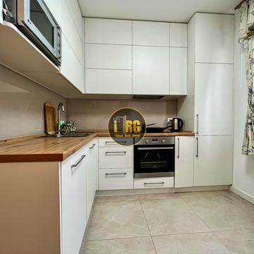 Підгірна вул., 12