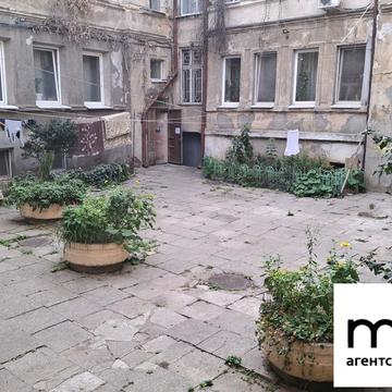 Прохоровська вул., 8